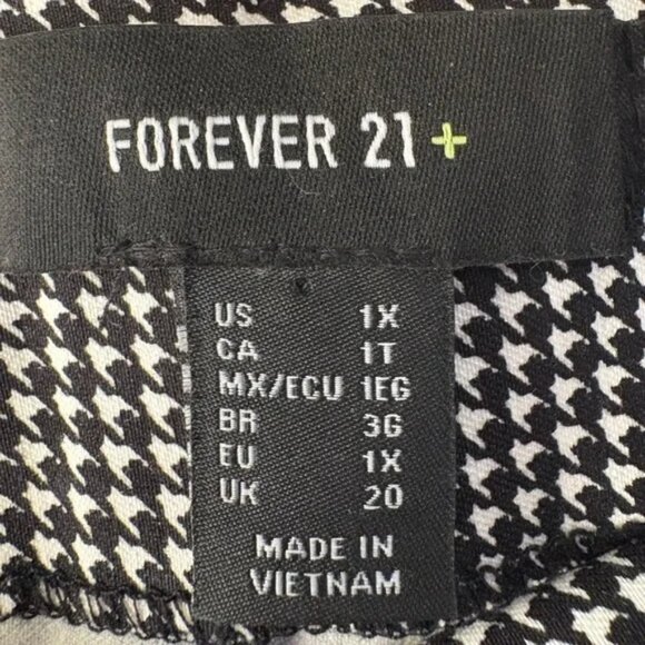 Forever 21, size 1X , black and white checkered houndstooth slim fit pants - Picture 4 of 6